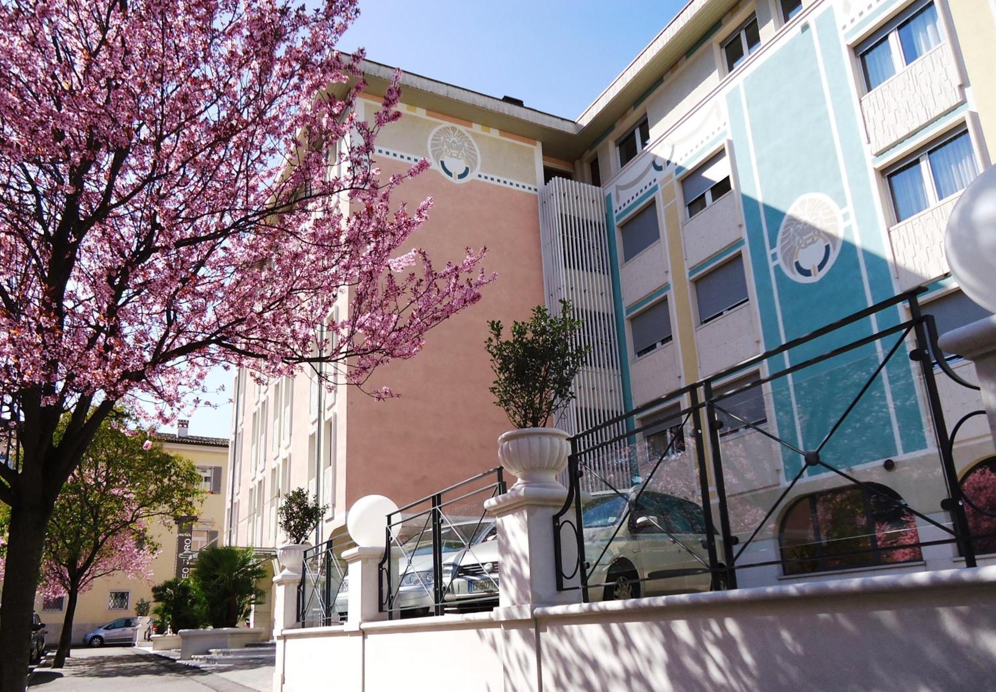 Hotel Leon D'Oro Rovereto  Ngoại thất bức ảnh